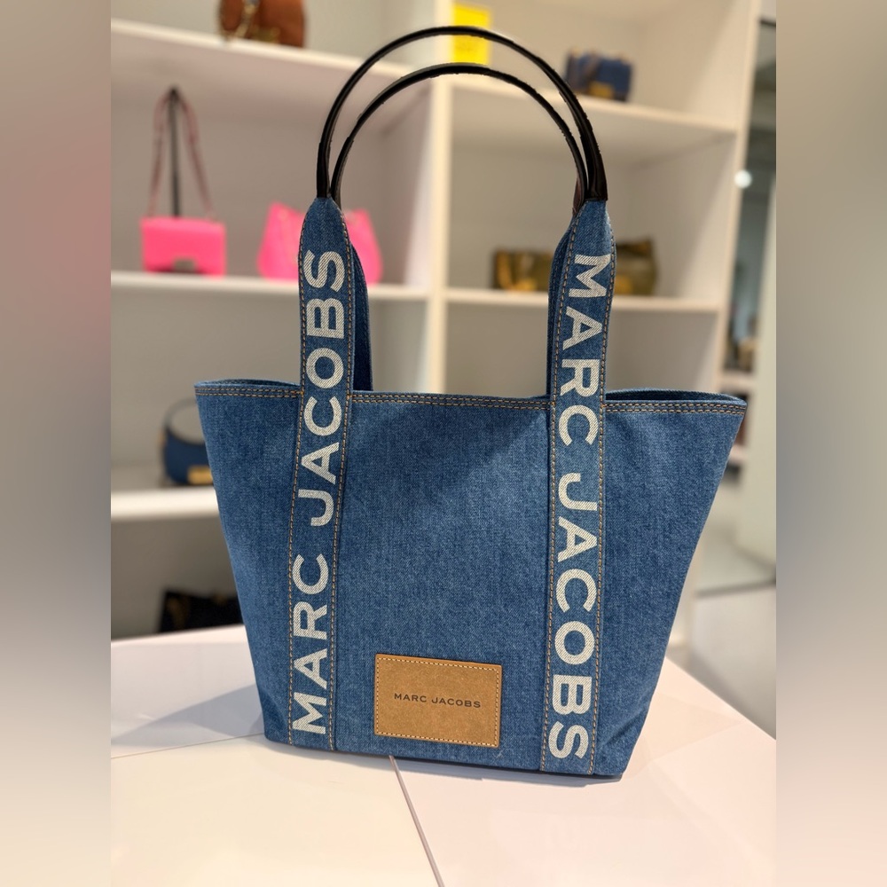 NWT Marc Jacobs large denim Marc et tote bag